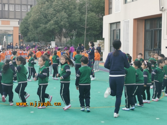 9960C8DF1E5A3E7BAACB751173D58A53.jpg