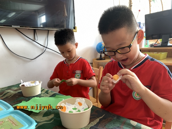 adc551660a93d7975143f304e9ea3398.jpg